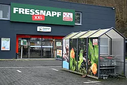 Fressnapf hat in Deutschland mehr als 900 Filialen. - © Federico Gambarini/dpa