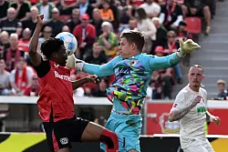 Mit dem Sieg wahrt die Werkself zumindest rechnerisch eine minimale Resthoffnung auf die Titelverteidigung. - © Federico Gambarini/dpa