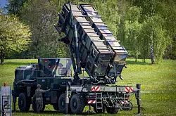 Die aktuellen Fähigkeiten im Bereich der Luftverteidigung werden für unzureichend gehalten. (Archivbild) - © Jens Büttner/dpa