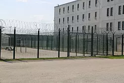 Kuuse bezeichnet das Gefängnis als hochmodern. - © Alexander Welscher/dpa