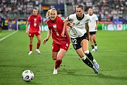 Flügelstürmerin Jule Brand im Vorwärtsgang - © Sebastian Gollnow/dpa