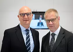 Brandenburgs Ministerpr&auml;sident Dietmar Woidke (SPD) verurteilte den mutma&szlig;lichen Brandanschlag auf das Grundst&uuml;ck des Antisemitismusbeauftragten Andreas B&uuml;ttner (Archivbild). - &copy; Soeren Stache/dpa