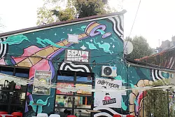 Die Bar &laquo;Berlin Monroe&raquo; im Belgrader Szeneviertel Skadarlija an der Stra&szlig;e Cetinjska. (Archivbild) - &copy; Gregor Mayer/dpa