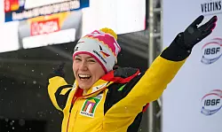 Jubel nach dem Heimsieg: Bob-Pilotin Laura Nolte. - &copy; Robert Michael/dpa