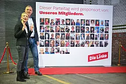 Die Linken-Spitze um Ines Schwerdtner und Jan van Aken gibt sich zuversichtlich über die Wahlchancen der Partei. - © Sebastian Christoph Gollnow/dpa