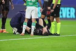 Nach einem harten Foul ist der Einsatz von Leverkusens Patrik Schick gegen Köln noch offen. - © Rolf Vennenbernd/dpa