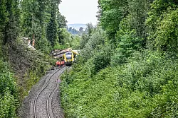 Die Unfallstelle ist umgeben von H&auml;ngen. - &copy; Jason Tschepljakow/dpa