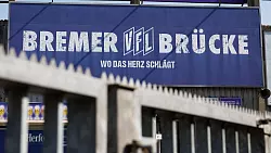 Der Platz im Stadion an der Bremer Br&uuml;cke ist unbespielbar. (Archivbild) - &copy; Friso Gentsch/dpa