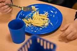 Viele Kinder mögen Soße, andere überhaupt nicht. - © Jens Kalaene/dpa