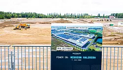 In Salzgitter entsteht die erste Batteriezellfabrik des Konzerns. (Archivbild) - &copy; Moritz Frankenberg/dpa