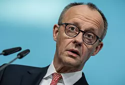 Kanzler Merz bekr&auml;ftigt seine Kritik an der H&ouml;he des Krankenstandes in Deutschland - &copy; Michael Kappeler/dpa