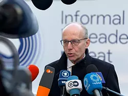 Wer einen Handelskrieg will, bekommt ihn, warnt der luxemburgische Regierungschef Luc Frieden. - © Ansgar Haase/dpa