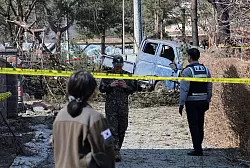 Ein s&uuml;dkoreanisches Kampfflugzeug hat versehentlich Bomben &uuml;ber einem Dorf abgeworfen. - &copy; Uncredited/Yonhap/AP/dpa