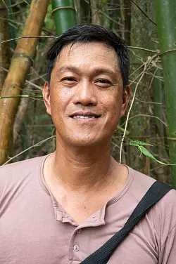 Tourguide Hermie Villanueva ist auch evangelischer Pastor. - © Andreas Drouve/dpa-tmn