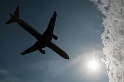 Noch ist dem Bundesfinanzministerium zufolge unklar, ob Mittel zur Senkung der Luftverkehrsteuer m&ouml;glich sind. (Archivbild) - &copy; Boris Roessler/dpa