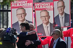 Albanese ist der erste Premier seit 20 Jahren, der eine zweite Amtszeit gewinnen konnte. - © Rick Rycroft/AP/dpa