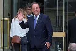 Frankreichs Ex-Pr&auml;sident Fran&ccedil;ois Hollande kehrt als einfacher Abgeordneter in die Nationalversammlung zur&uuml;ck. - &copy; Michel Euler/AP/dpa