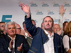 Hubert Aiwanger, Bundesvorsitzender der Freien W&auml;hler, vor seiner Rede beim Politischen Fr&uuml;hschoppen Gillamoos. - &copy; Sven Hoppe/dpa