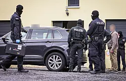 Durchsucht wurden Objekte in drei Bundesl&auml;ndern. - &copy; --/dpa