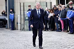 Frankreichs neuer Premier Barnier ist der älteste Regierungschef seit Jahrzehnten, allerdings bringt er auch enorme Erfahrung mit. - © Stephane de Sakutin/Pool AFP/AP/dpa