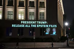 Kritiker - auch aus den eigenen Reihen - fordern von Trump, die Epstein-Akten offenzulegen. (Archivbild) - &copy; Andrew Leyden/ZUMA Press Wire/dpa