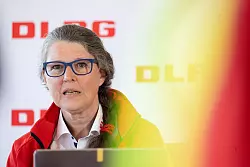 DLRG-Präsidentin Ute Vogt: «Wir wollen niemandem die Freude am Wasser trüben, aber seien Sie umsichtig.» - © Marijan Murat/dpa