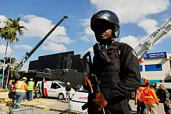 Die Unglücksursache ist noch unbekannt, die Ermittlungen laufen. - © Eddy Vittini/AP/dpa