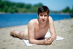 F&uuml;r den achtt&auml;gigen Aufenthalt in Cap d\\\'Agde verspricht der 34-J&auml;hrige allerdings auch eine politische Bildungsreise. (Archivbild) - &copy; Uwe Anspach/dpa