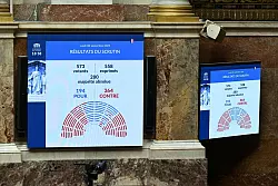 Das Mitte-Rechts-Kabinett verlor eine Vertrauensfrage in der Nationalversammlung krachend. - &copy; Bertrand Guay/AFP/dpa