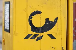 Die Deutsche Post will mit dem Briefgeschäft mehr verdienen. - © Stefan Sauer/dpa