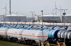 Der Ölpreis könnte sinken. - © Hauke-Christian Dittrich/dpa