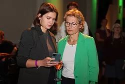 Ernüchterung bei der Wahlparty. Im neuen Landtag von Brandenburg sind die Grünen nicht mehr vertreten. (Archivfoto) - © Frank Hammerschmidt/dpa