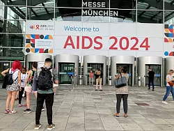 Zu der Welt-Aids-Konferenz im M&uuml;nchner Messegel&auml;nder werden &uuml;ber 10.000 Teilnehmer aus aller Welt erwartet. - &copy; Sabine Dobel/dpa
