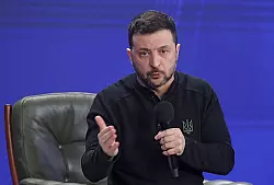 Der ukrainische Präsident Wolodymyr Selenskyj hat zum dritten Jahrestag des Beginns des russischen Angriffskrieges den Kampf der Verteidiger als heldenhaft gewürdigt. (Archivbild) - © Ukrinform/dpa