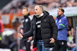 Manuel Baum hilft beim FC Augsburg als Trainer aus. - © Harry Langer/dpa