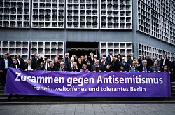 SPD, Gr&uuml;ne, FDP und Union hatten sich im November nach langen, strittigen Verhandlungen auf einen Text f&uuml;r einen Antrag zur &Auml;chtung und Bek&auml;mpfung von Antisemitismus geeinigt. Experten und einige Oppositionspolitiker st&ouml;rten sich vor allem an der darin verwendeten Definition von Antisemitismus. (Archivbild) - &copy; Bernd von Jutrczenka/dpa
