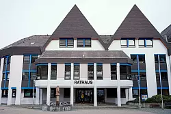 Als gro&szlig;e Herausforderung sehen ehrenamtliche B&uuml;rgermeister vor allem das Umsetzen von Ma&szlig;nahmen im Zuge der Energiewende. - &copy; Uwe Anspach/dpa