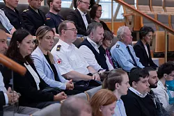 Die Retter und Ersthelfer beim Anschlag in Solingen stehen noch unter dem Eindruck der schrecklichen Erlebnisse. - &copy; Rolf Vennenbernd/dpa