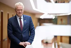 Agrarminister Alois Rainer (CSU) h&auml;lt nichts von staatlichen Eingriffen in den Lebensmittelmarkt. - &copy; Sebastian Gollnow/dpa