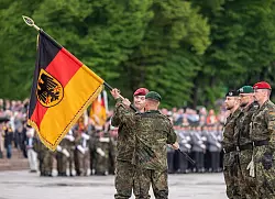 Die Panzerbrigade 45 der Bundeswehr ist dauerhaft in Litauen stationiert und soll die Ostflanke der NATO unterstützen. - © Michael Kappeler/dpa