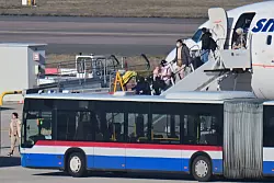 Unionspolitiker haben die Bundesregierung mehrfach aufgefordert, das sogenannte Bundesaufnahmeprogramm Afghanistan zu beenden. - © Sebastian Christoph Gollnow/dpa