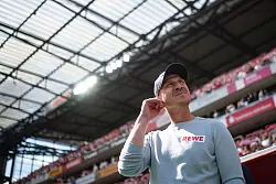 Kölns Trainer Gerhard Struber will frech und mutig in Hannover spielen lassen. - © Marius Becker/dpa