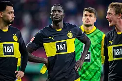 Borussia Dortmund musste kurzfristig auf Serhou Guirassy (m.) verzichten - &copy; Tom Weller/dpa