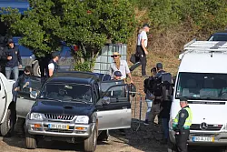 Auch 2023 bereiteten sich Suchteams der Polizei auf eine Suche im S&uuml;den Portugals vor. (Archivbild) - &copy; Joao Matos/AP/dpa