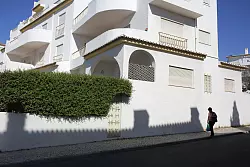 An der Praia da Luz wollen die meisten Menschen nichts mehr vom Fall wissen. (Archivfoto) - &copy; Armando Franca/AP/dpa