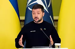 Der ukrainische Pr&auml;sident Wolodymyr Selenskyj hat erneut den Beitritt seines Landes in die Nato gefordert. - &copy; Efrem Lukatsky/AP/dpa