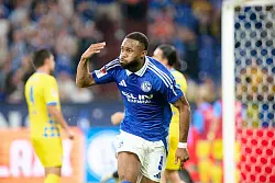 Schalkes Neuzugang Moussa Sylla erzielte am ersten Spieltag gegen Braunschweig zwei Treffer. - &copy; Bernd Thissen/dpa