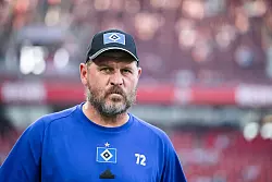 Hamburgs Trainer Steffen Baumgart feierte einen gl&uuml;cklichen Sieg gegen K&ouml;ln. - &copy; Marius Becker/dpa