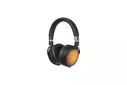 Lieferte im Test den besten Ton ab, kommt aber insgesamt nicht &uuml;ber die Note &laquo;befriedigend&raquo; (2,7) hinaus: Audio-Technica ATH-WP900. - &copy; Stiftung Warentest/dpa-tmn