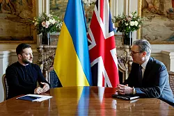 Großbritannien will Truppen zur Absicherung eines Friedens in die Ukraine schicken. - © Stephanie Lecocq/PA Wire/dpa